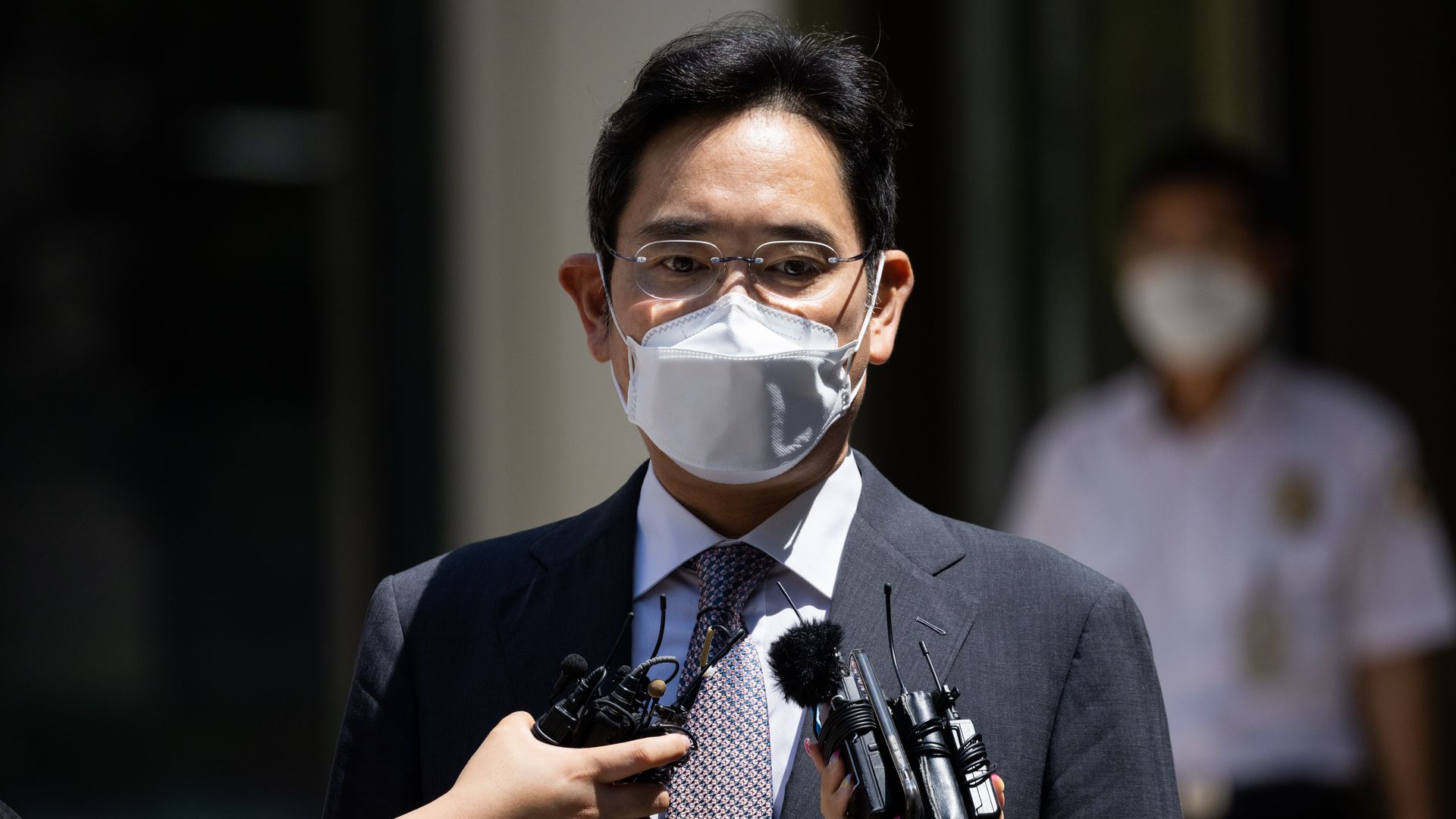 Jay Y. Lee, co-vice chairman of Samsung Electronics Co., in front of the Seoul Central District Court in Seoul, South Korea, on Friday, Aug. 12.