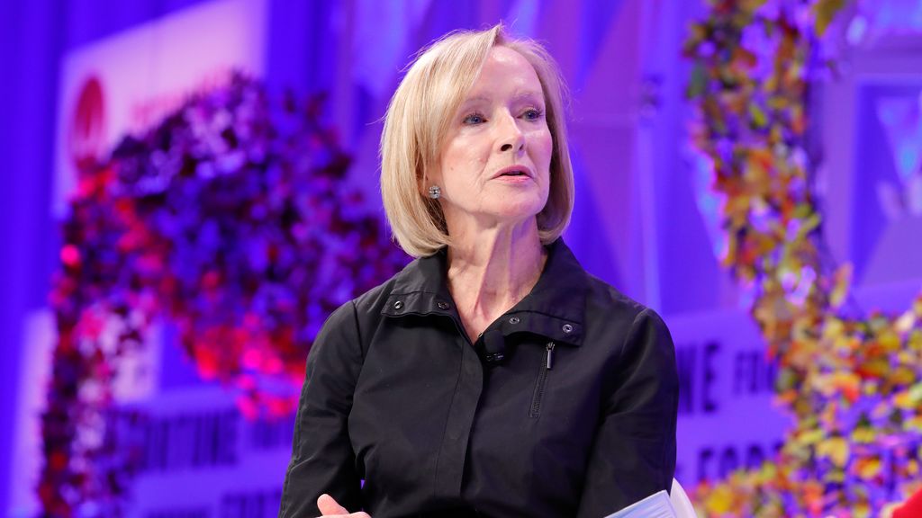 Judy Woodruff is the sole anchor of 