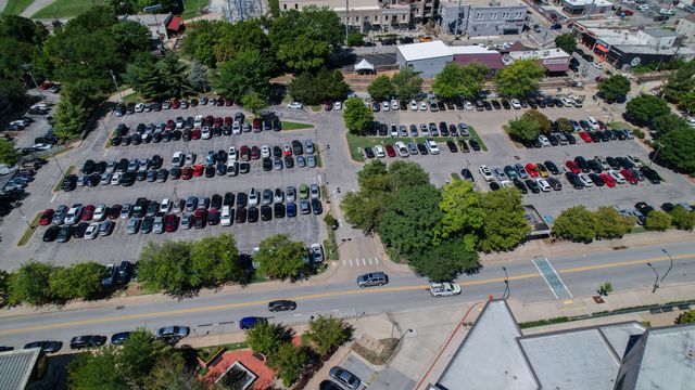 Study analyzes Fayetteville parking needs as demand surges - Axios NW