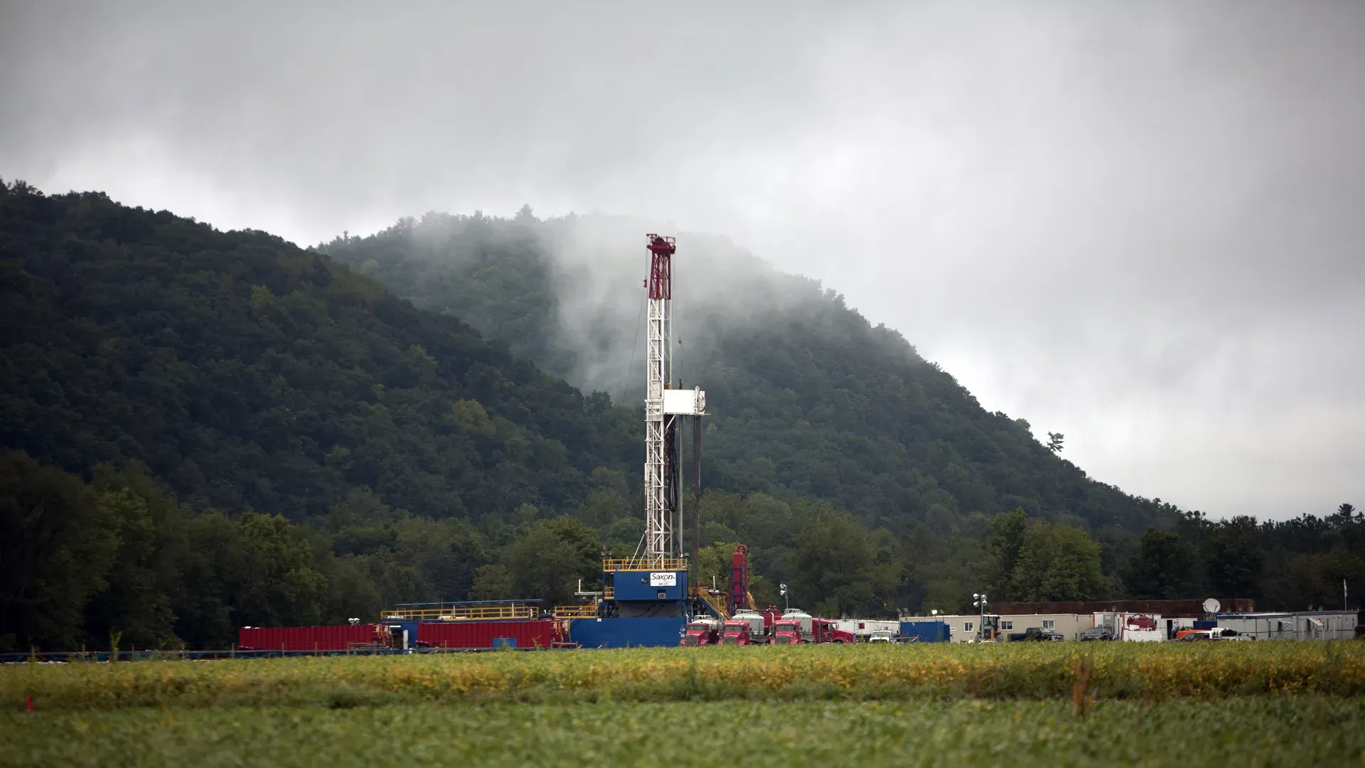 Photo of a natural gas drilling operation in Pennsylvania 
