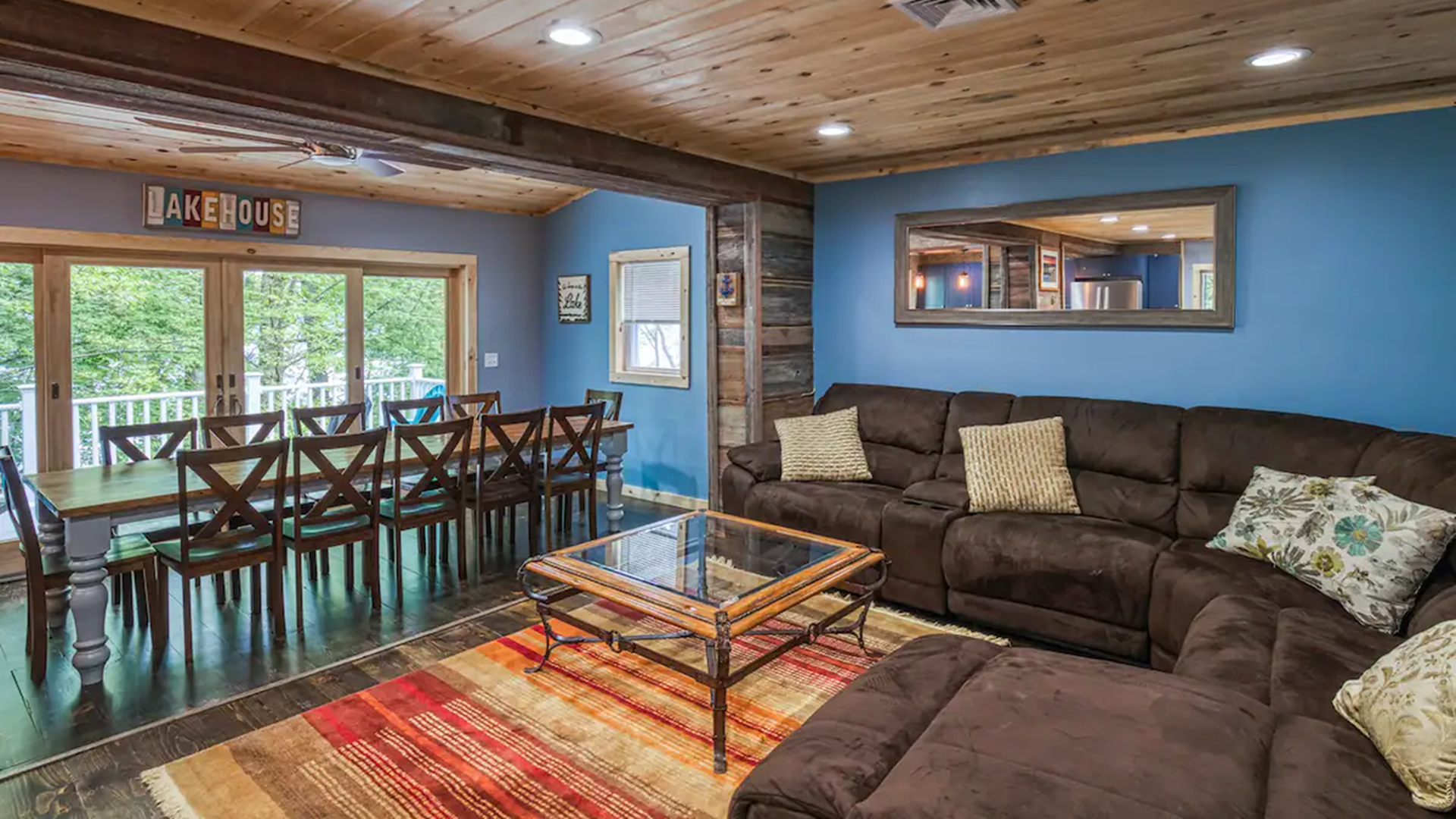 Living room area in lake house rental near Lakeville, Pennsylvania