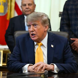"Look for other ways to get attention": House Dems face new Trump impeachment blowup
