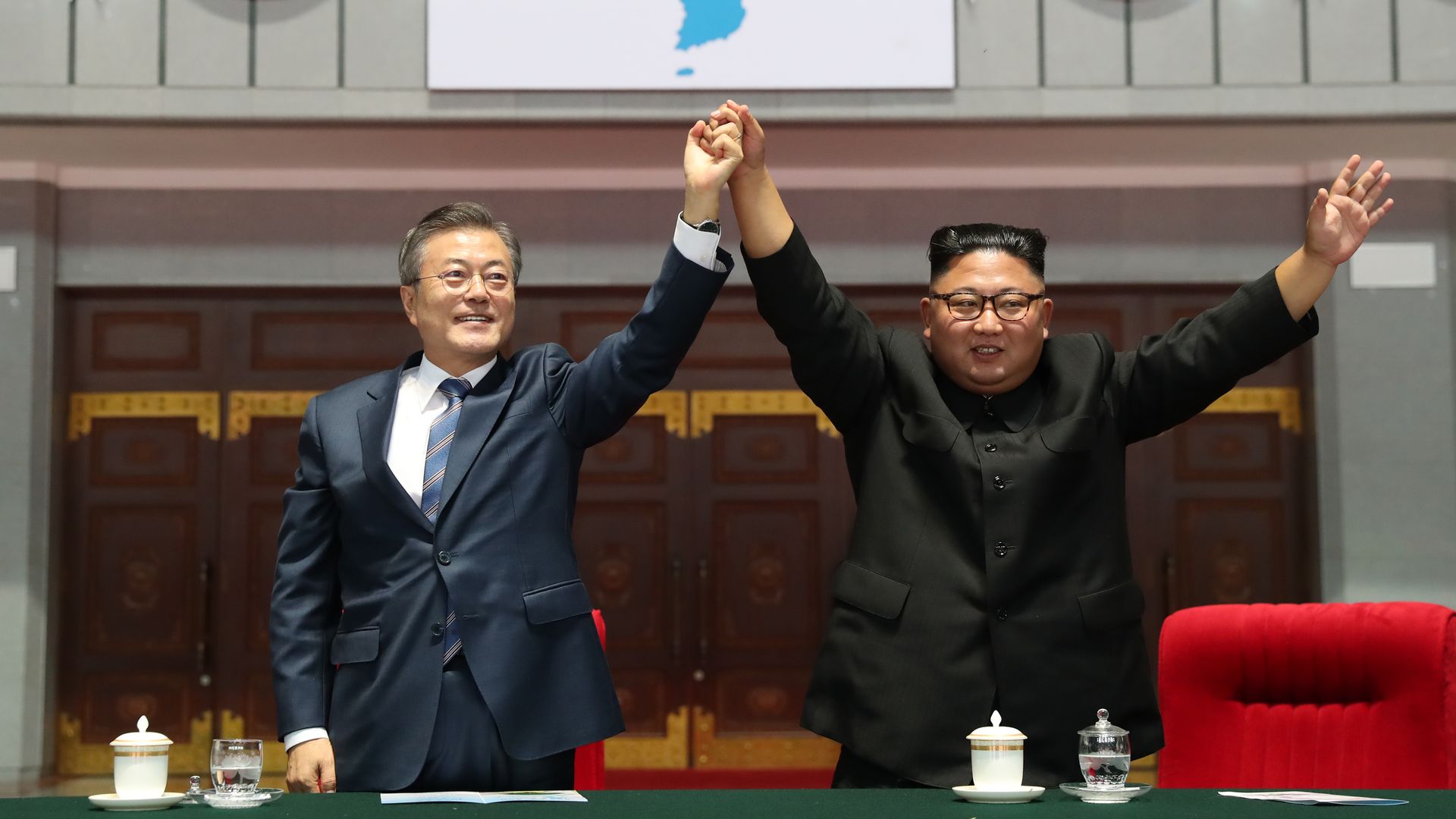 North Korean leader Kim Jong Un (R) and South Korean President Moon Jae-in (L) meet on September 19, 2018 in Pyongyang, North Korea. 