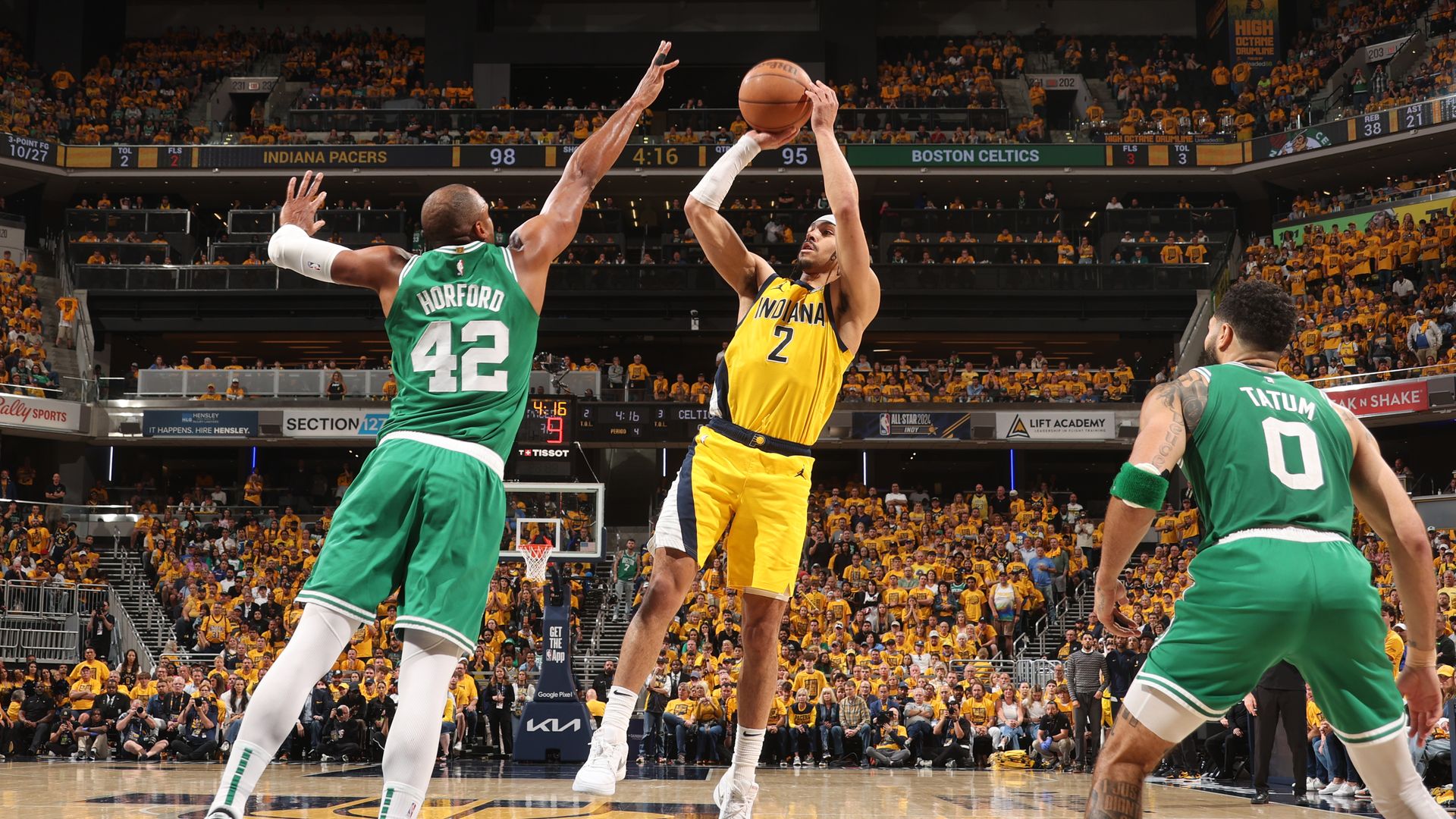  Andrew Nembhard of the Indiana Pacers shoots.