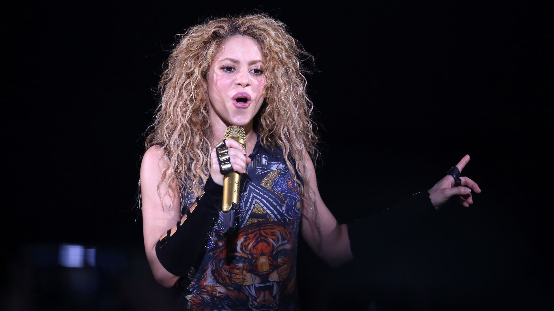 Shakira performing