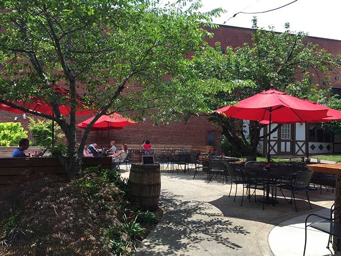 Sir-Edmond-Halley's-patio