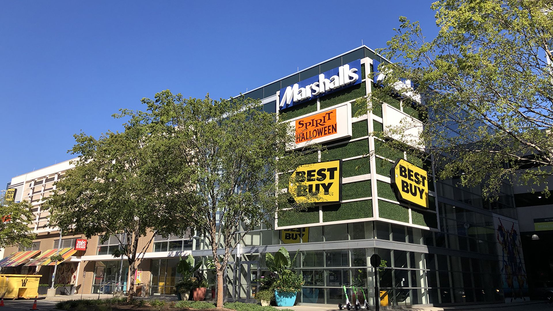 is spirit halloween the ghost of retail past?