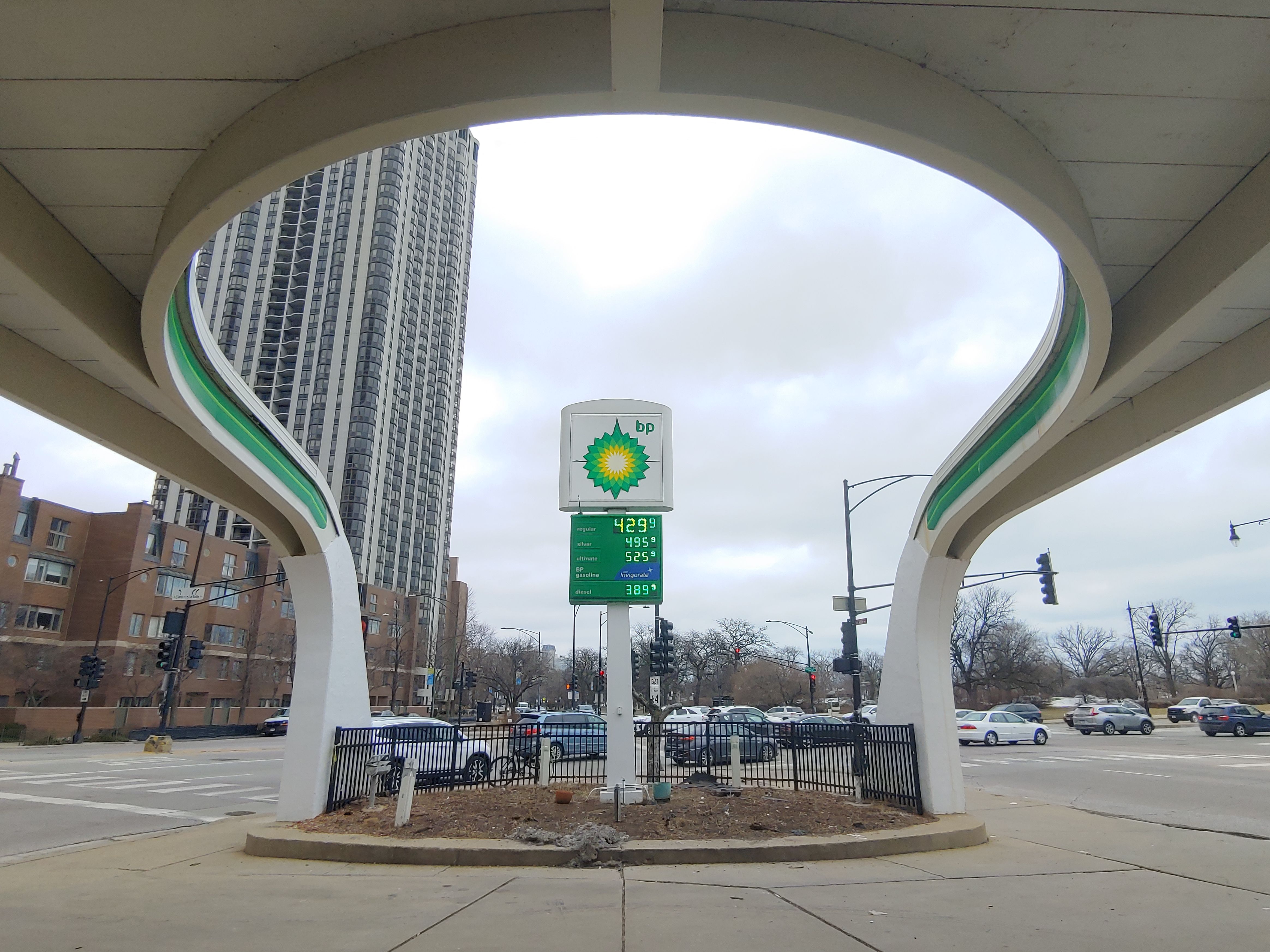 Photo of a gas station