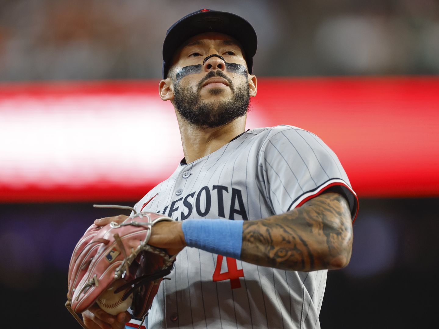 Astros reacquire Carlos Correa in trade - Axios Houston