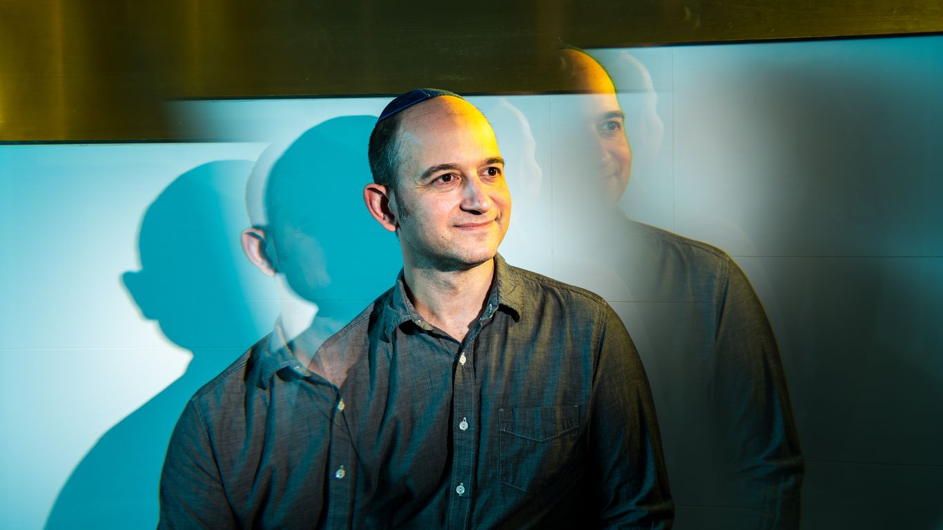 Top AI researcher leaves Google for OpenAI