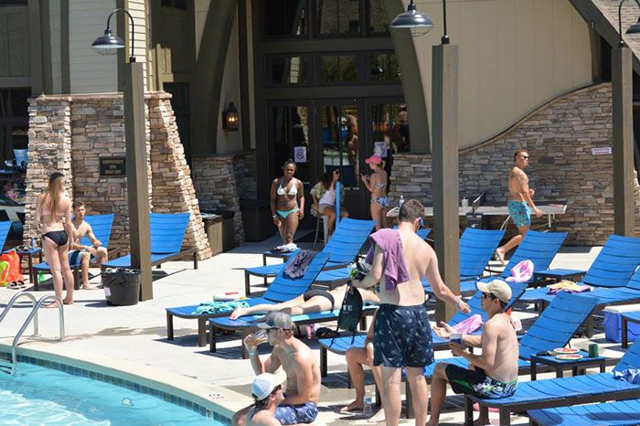 arcadia-apartment-pool-party