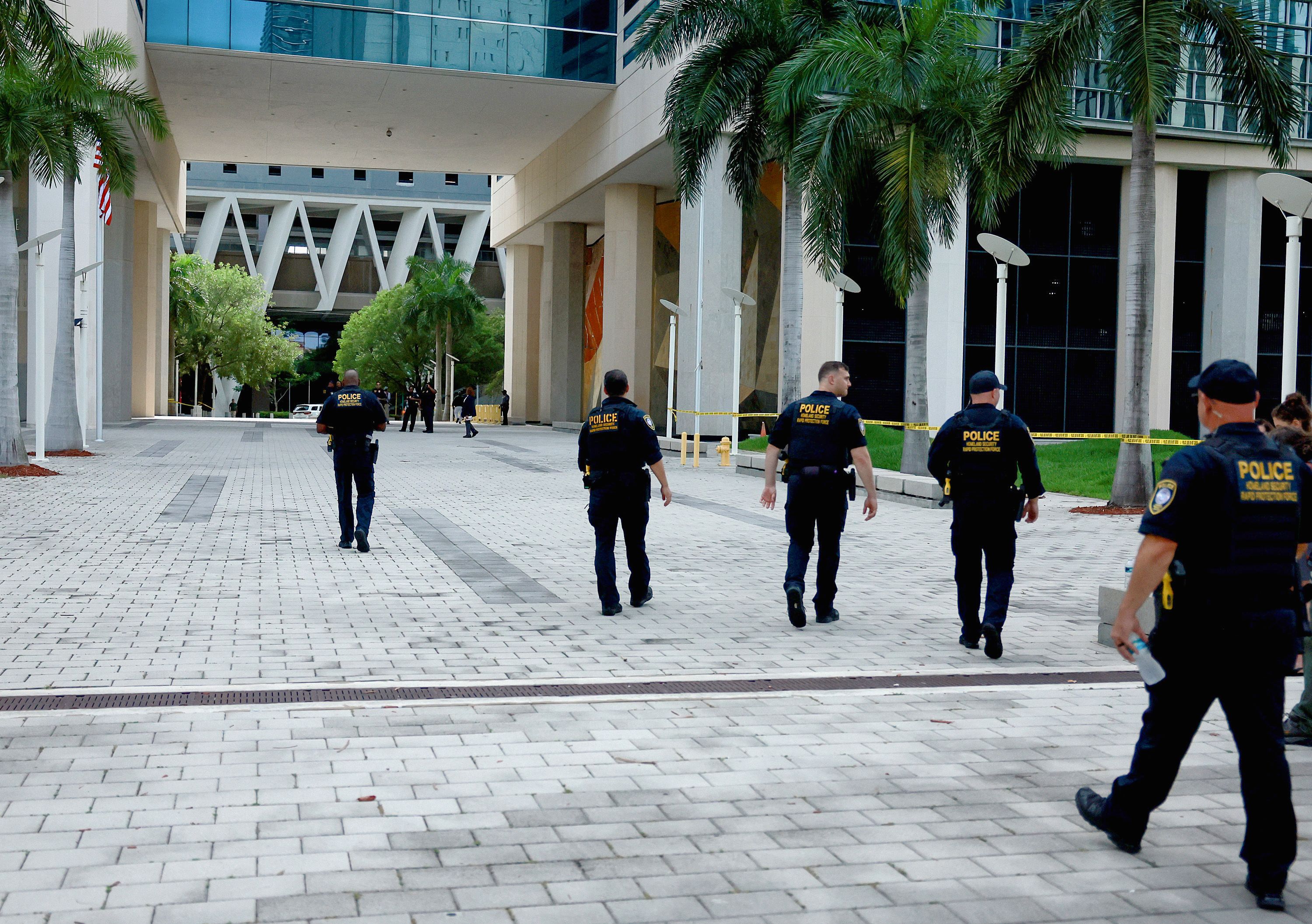 Federal agents at Miami courthouse