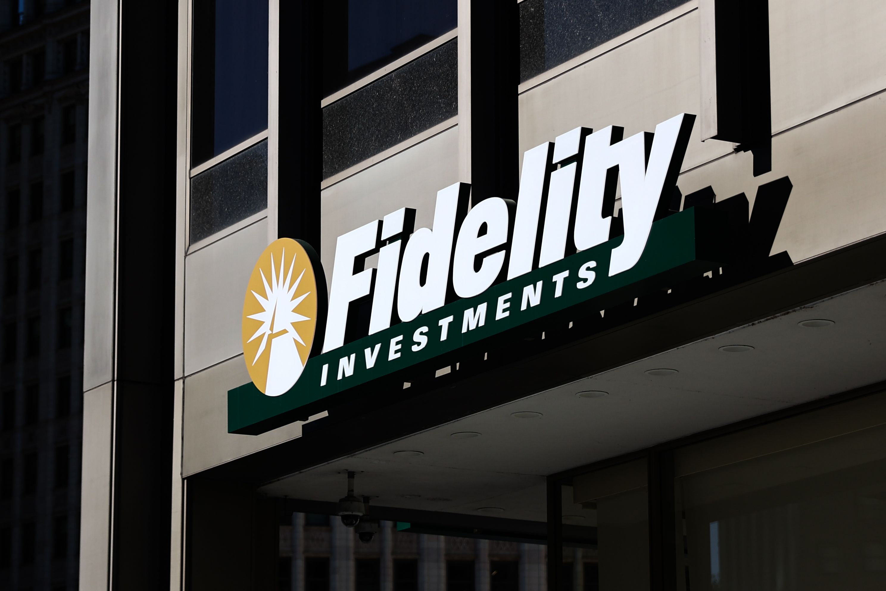 Fidelity joins the crush of big names looking to launch a spot bitcoin fund