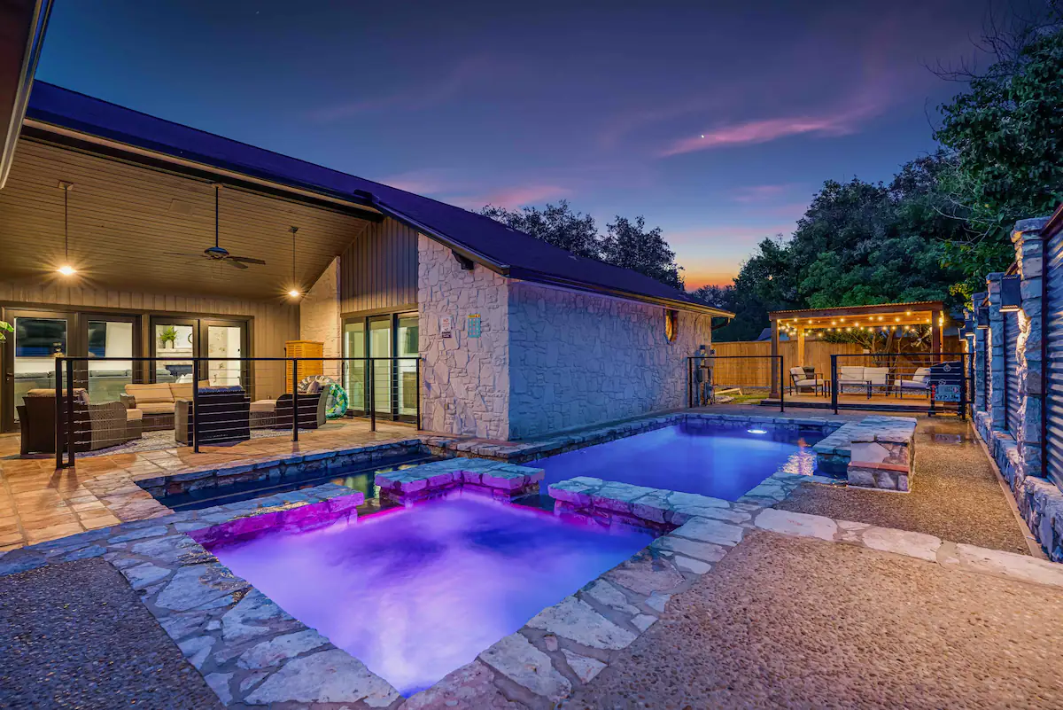 5 Cool Airbnbs In And Around San Antonio - Axios San Antonio