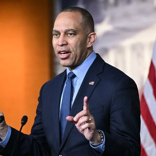"We're making people hurt": Democrats adopt new tactic to win DHS shutdown fight