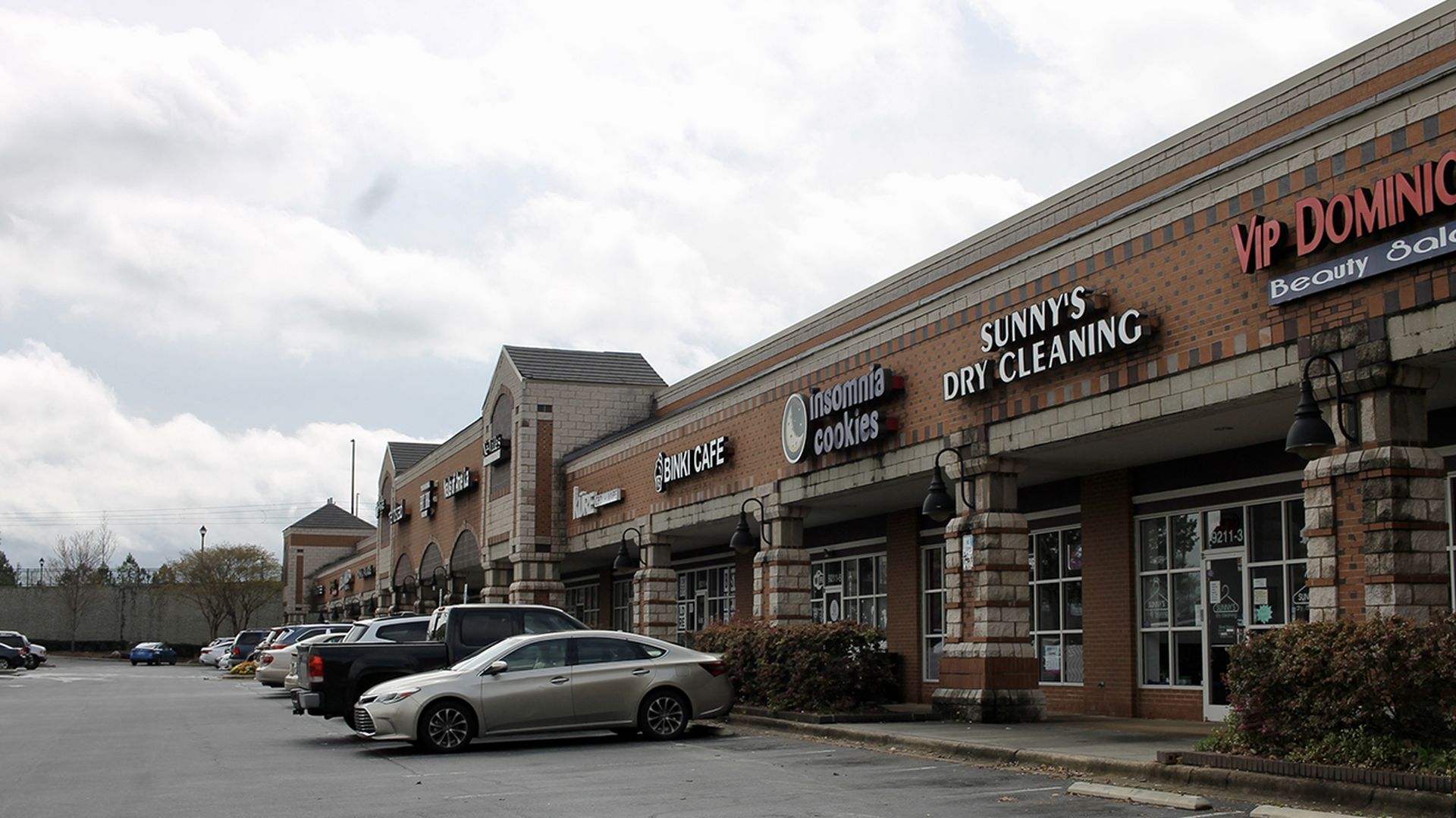 Mallard Pointe regional shopping center Cambridge Properties university city charlotte nc north carolina development student mainstreet street redevelopment Photo: Alexandria Sands/Axios