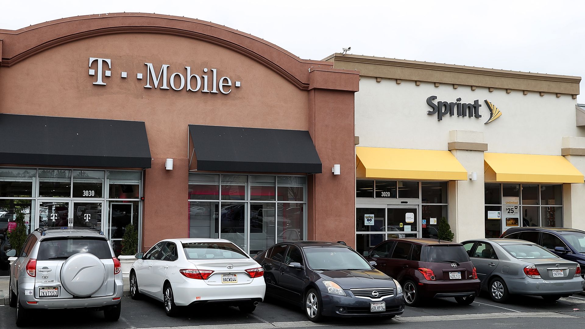 A T-Mobile and Sprint store next to each other