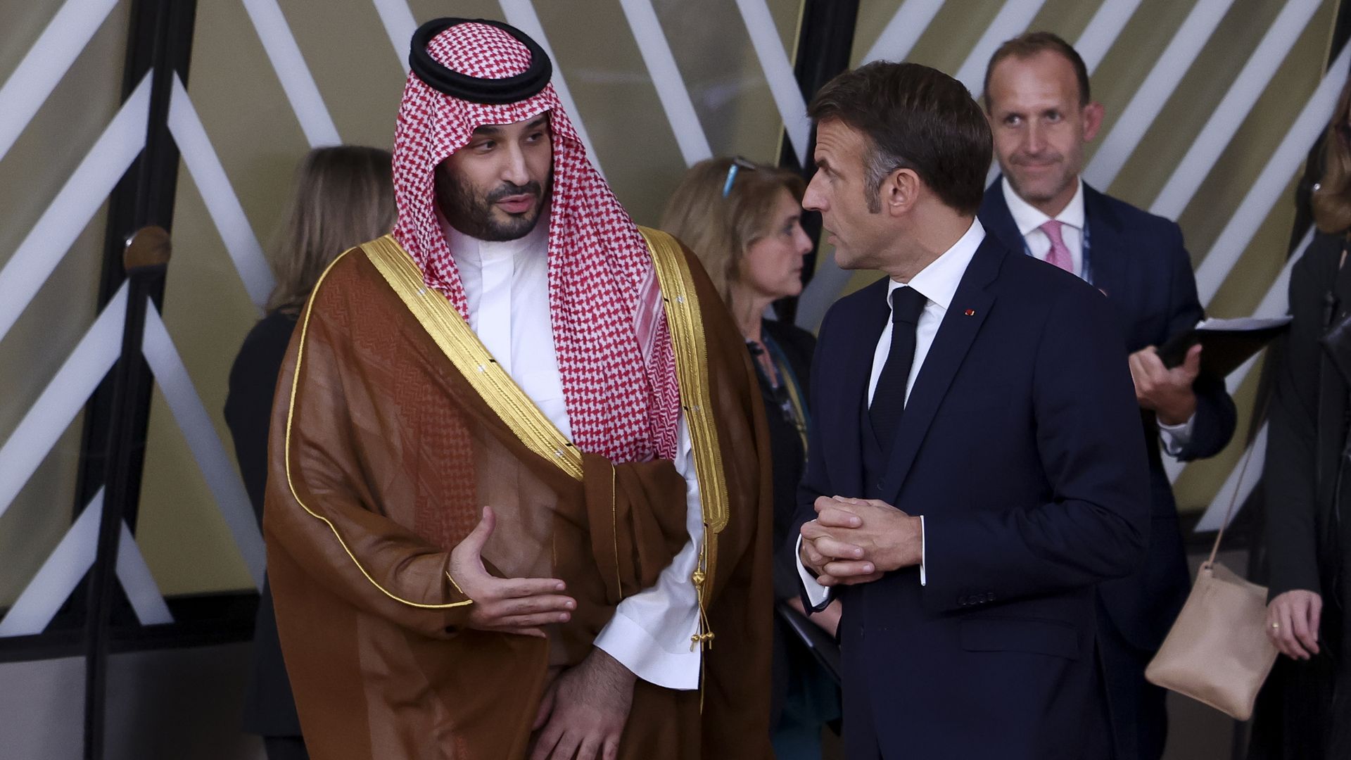 MBS Macron