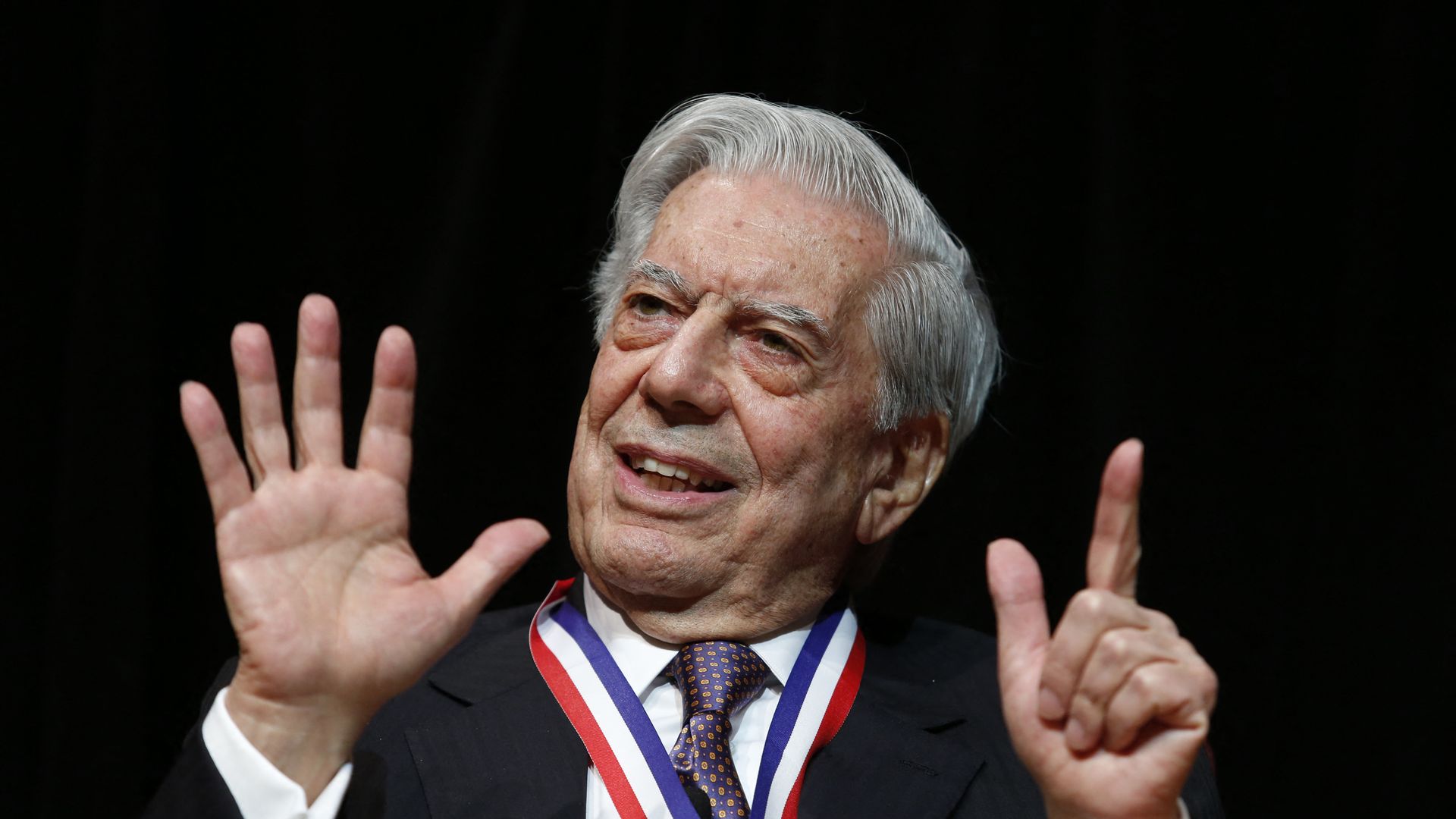 Nobel literature laureate Peruvian novelist Mario Vargas Llosa speaks after receiving the Living Legend Award at The Library of Congress in Washington on April 11, 2016. 
