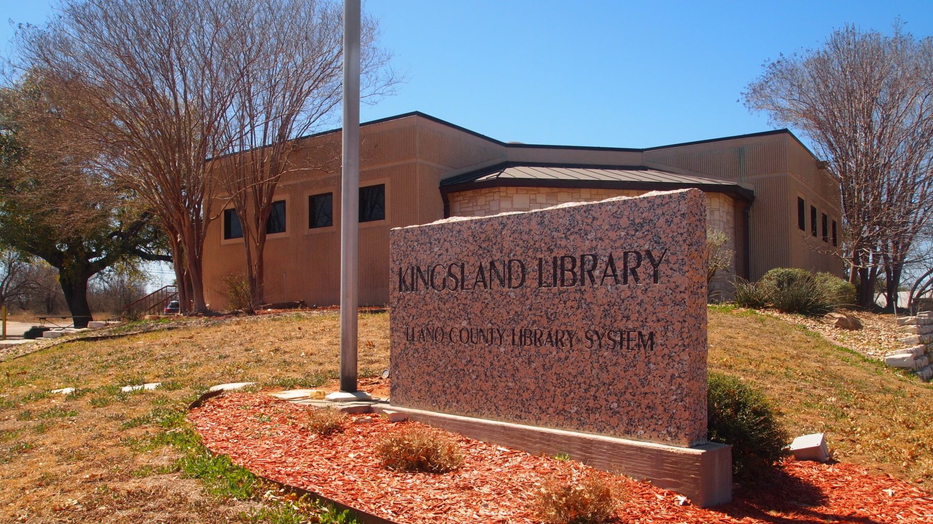 The exterior of the Kingsland library