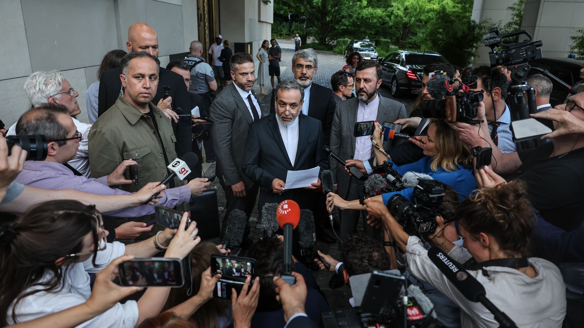 Iranian Foreign Minister Abbas Araghchi speaks to the press in Geneva. Photo: Sedat Suna/Getty Images