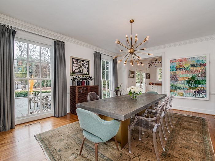 3021 Belvedere Ave dining room