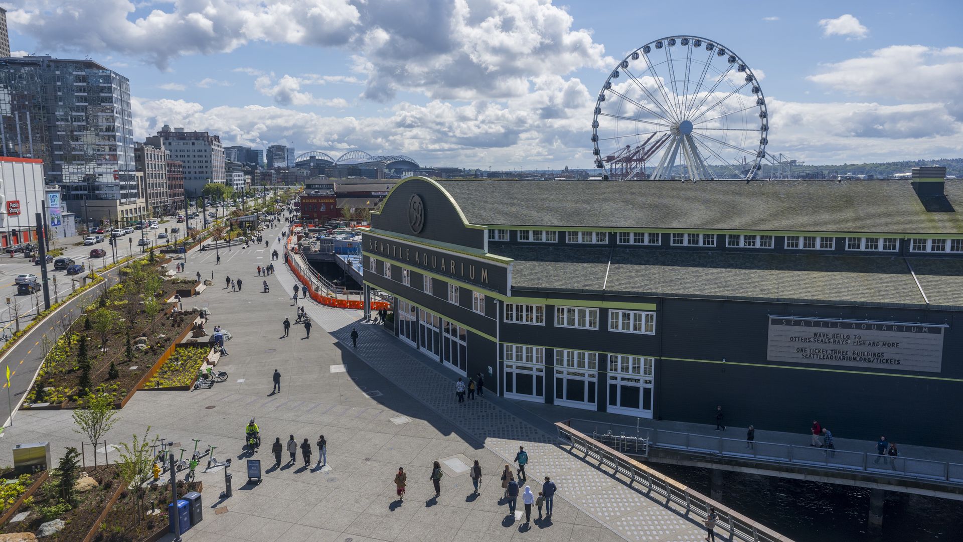A view of Seattle's newly completed Waterfront Park. 