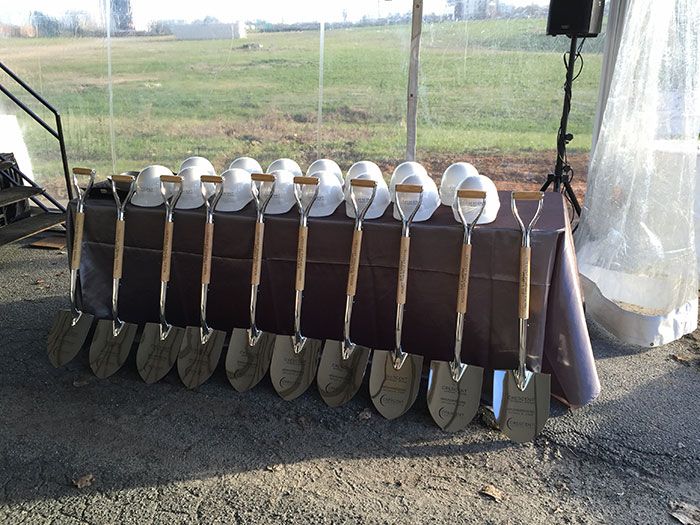 crescent-stonewall-station-shovels