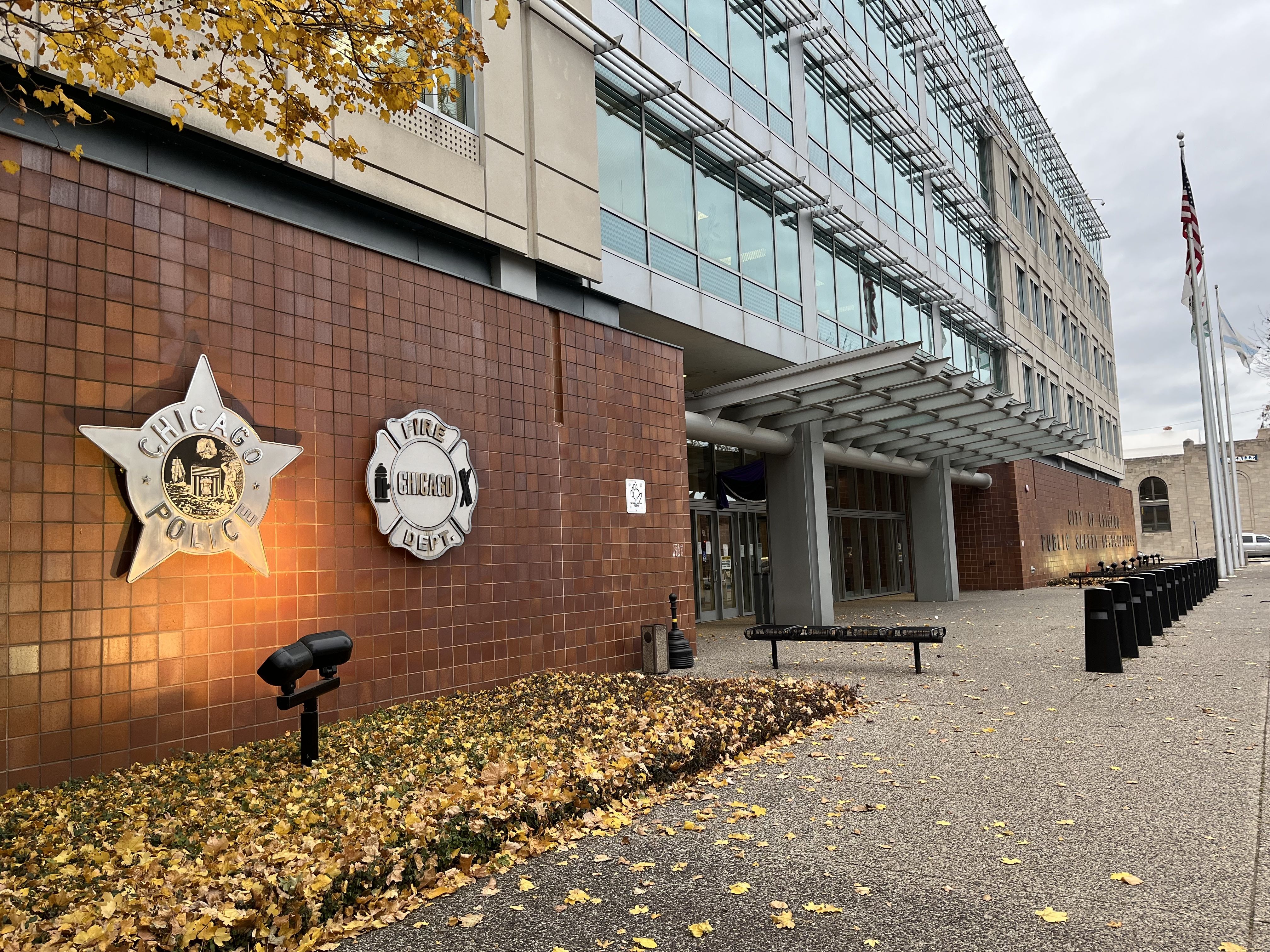 Chicago police headquarters. Photo: Monica Eng/Axios