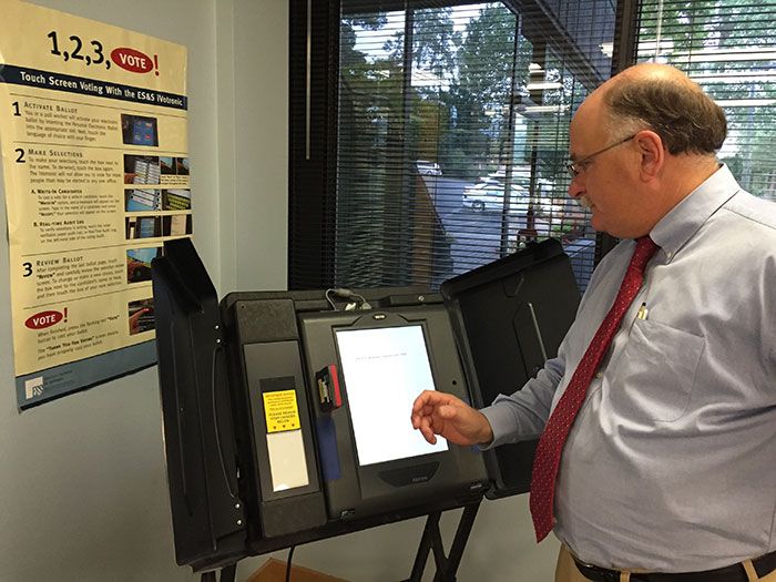 voting-machine-Dickerson