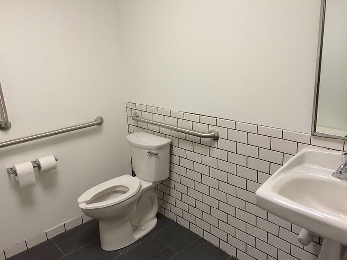 bathroom-advent-coworking