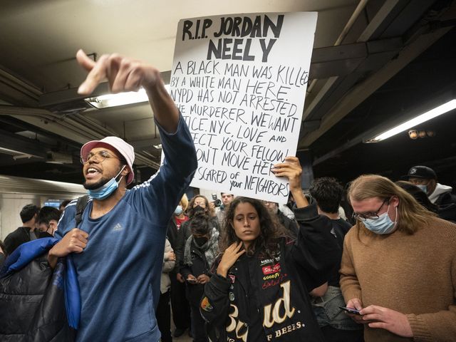 Homeless New York subway rider's chokehold death ruled homicide