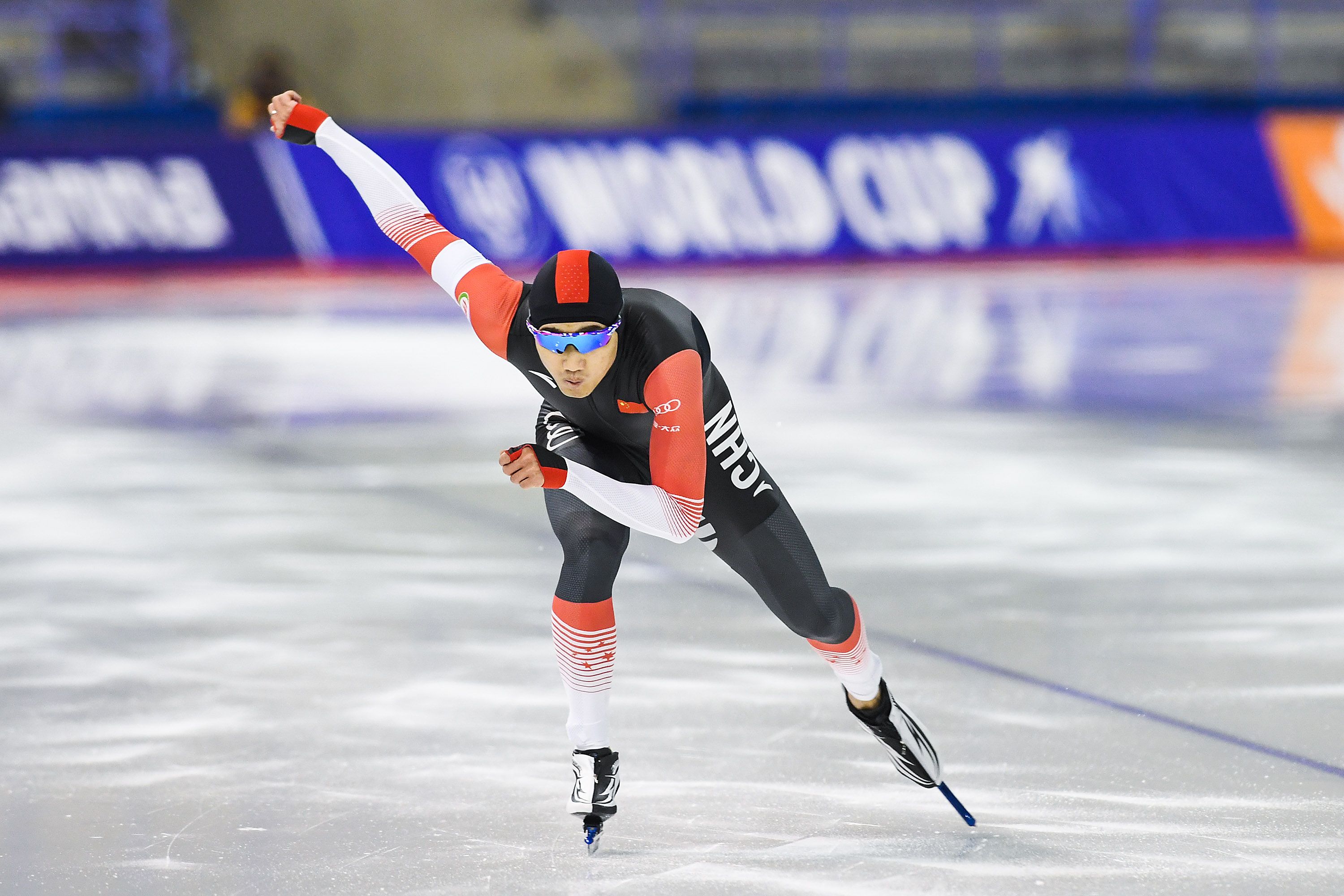 Tingyu Gao of China places second in the Men's 500m