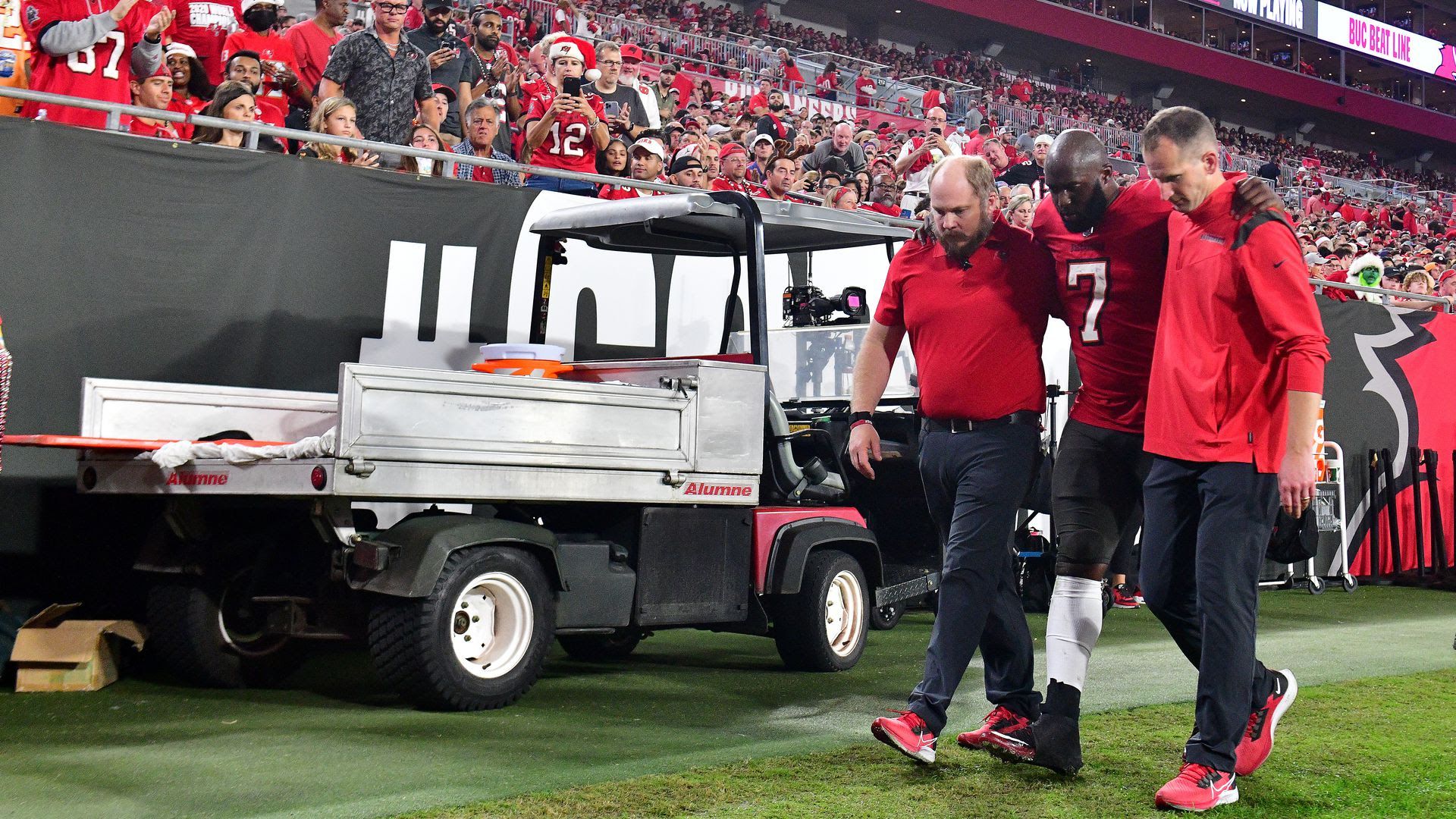 Bucs LB Lavonte David out for regular season with foot injury