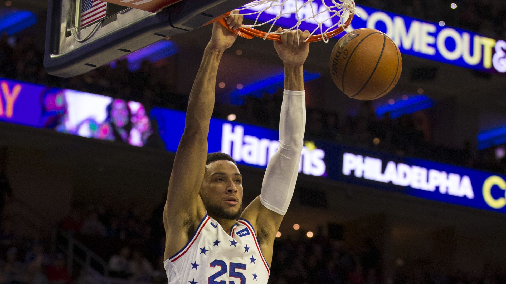 Ben Simmons wore "egg boy" on his shoes during a game.