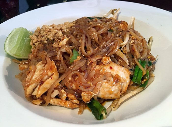 pad-thai-at-deejai-thai
