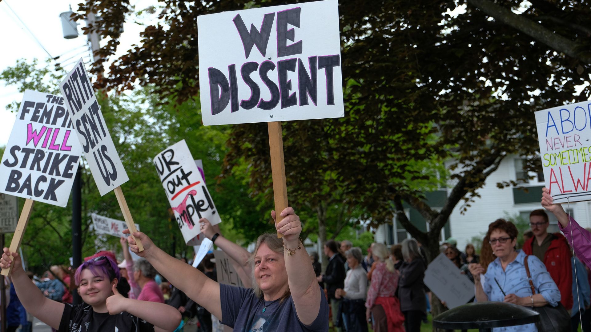 Pro-choice protesters