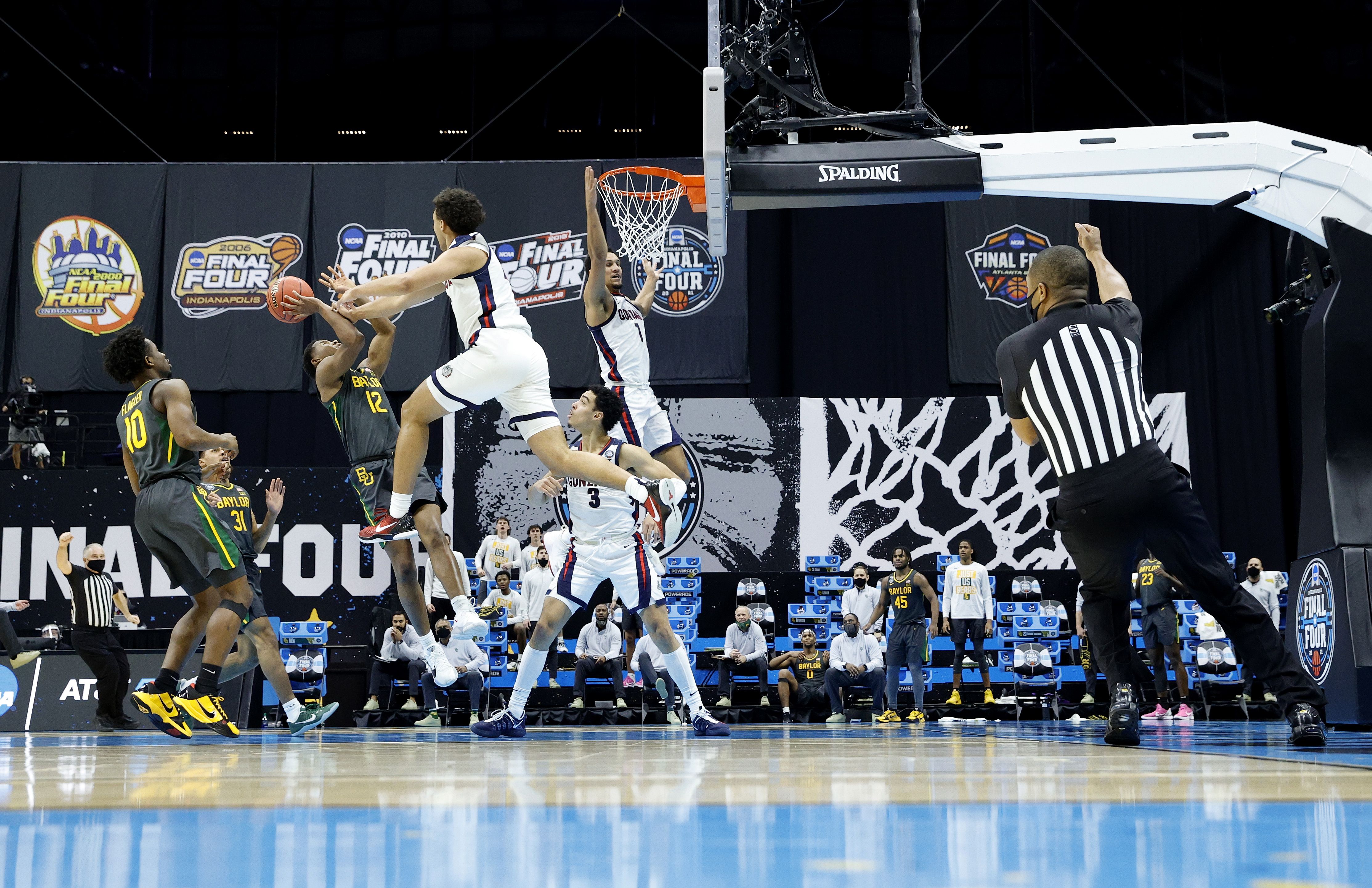  Jared Butler #12 of the Bears drives to the basket against the Gonzaga Bulldogs in the National Championship game of the 2021 NCAA Men's Basketball Tournament in Indianapolis, Indiana.
