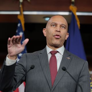 Jeffries says not to expect Democrats to pursue Hegseth impeachment over boat strikes