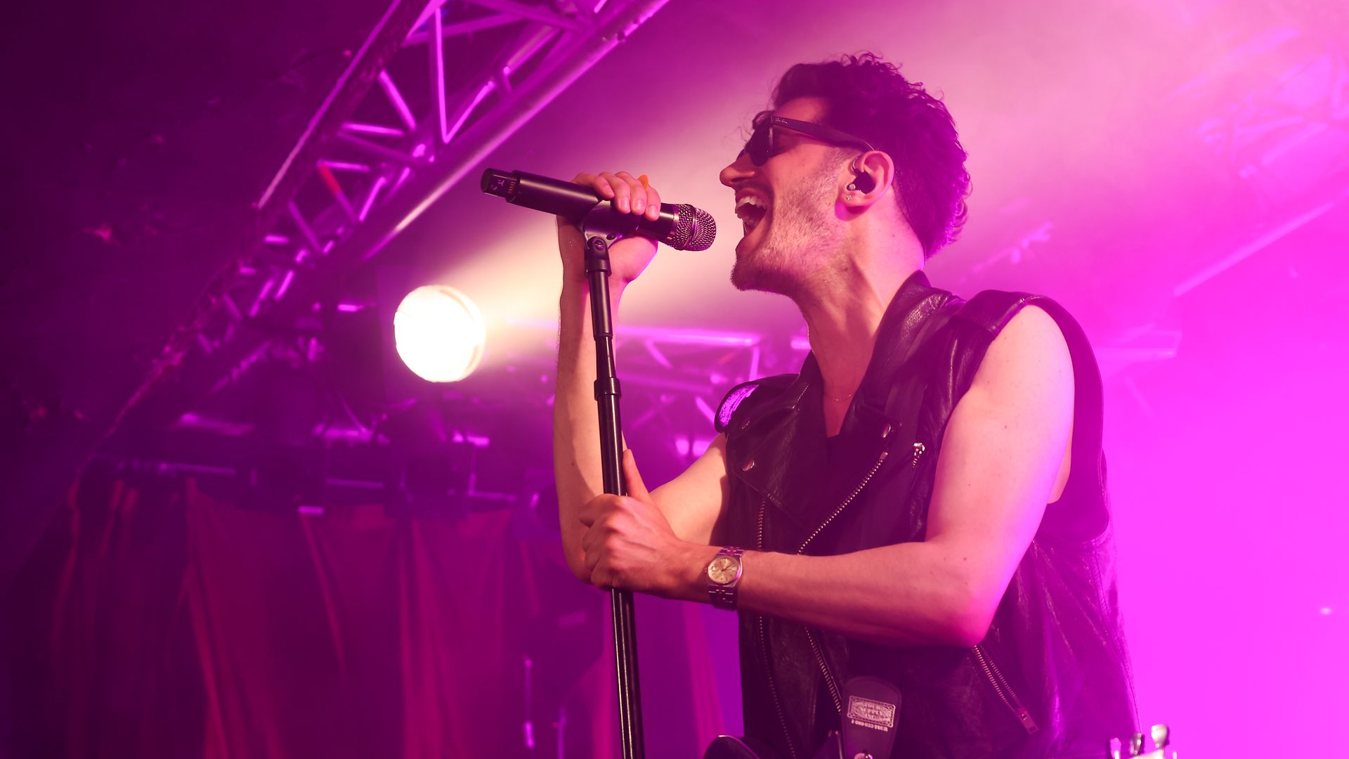 Dave 1 of Chromeo singing