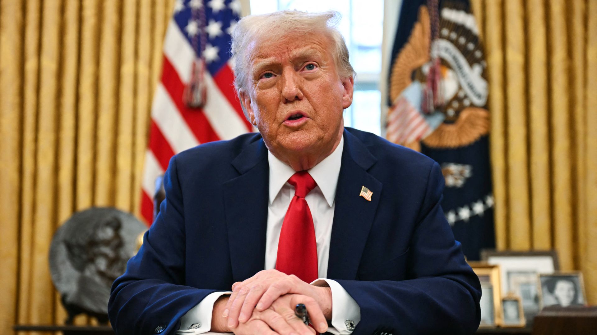 Trump Oval Office Feb. 3