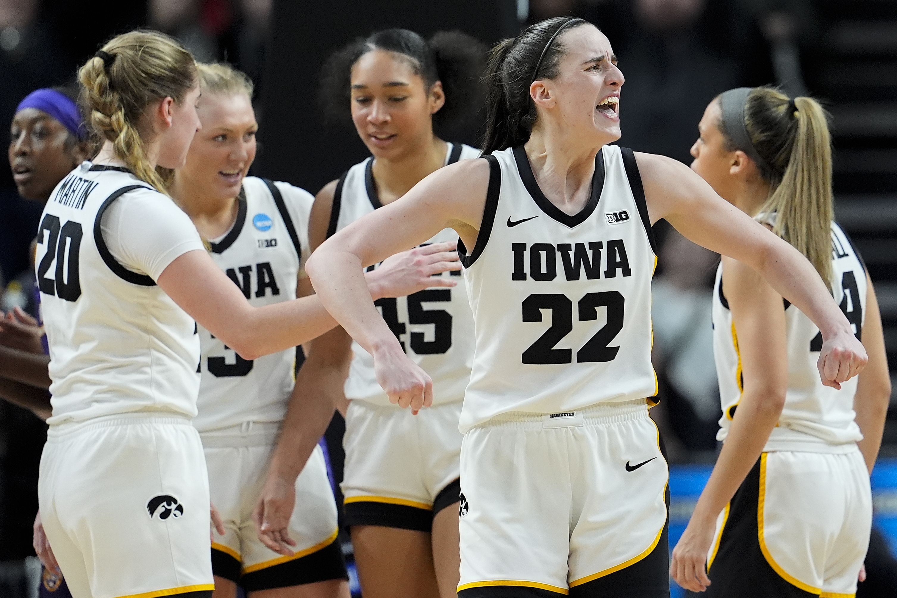Iowa's Caitlin Clark during the fourth quarter of last night's game against LSU.