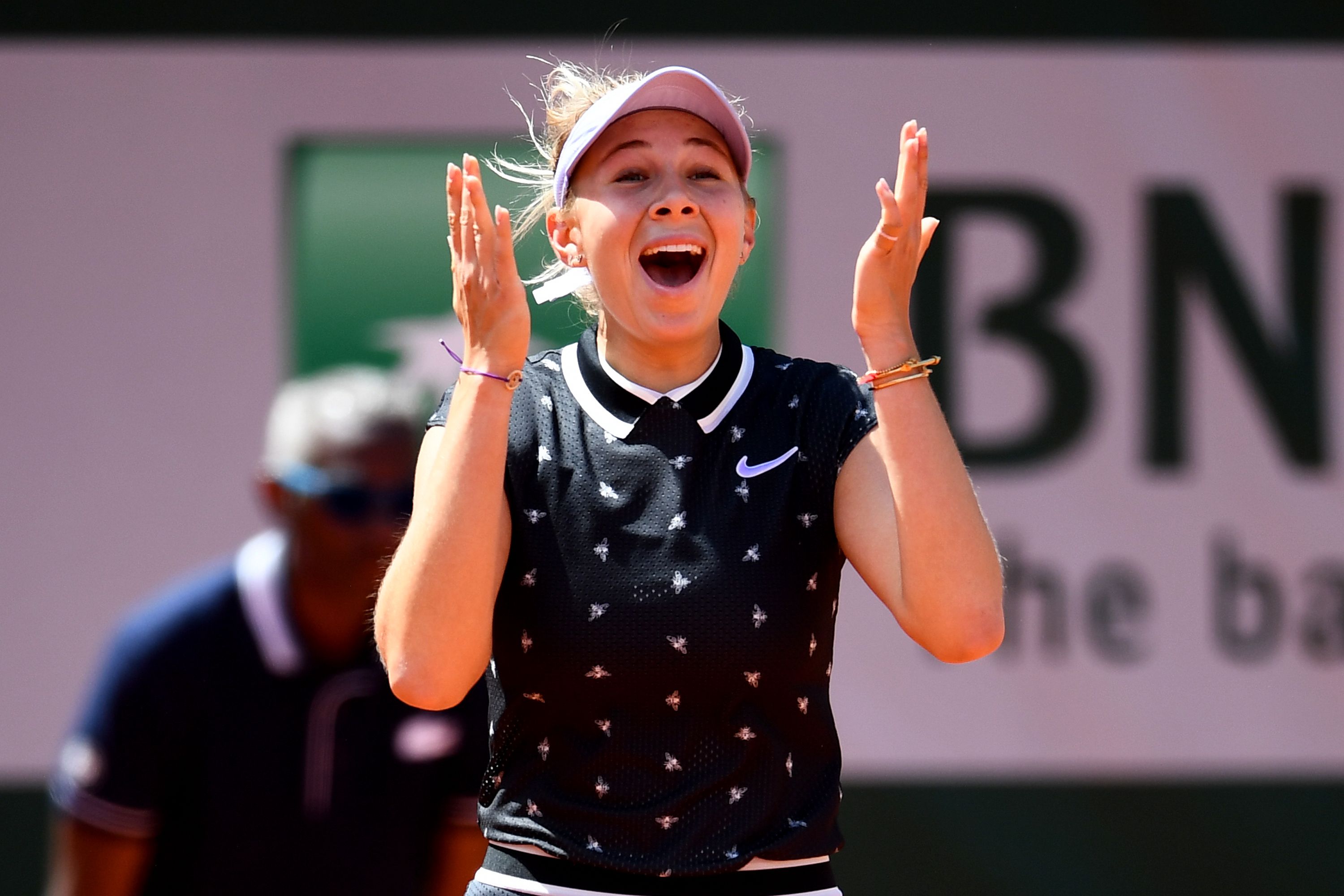 Amanda Anisimova celebrating her win