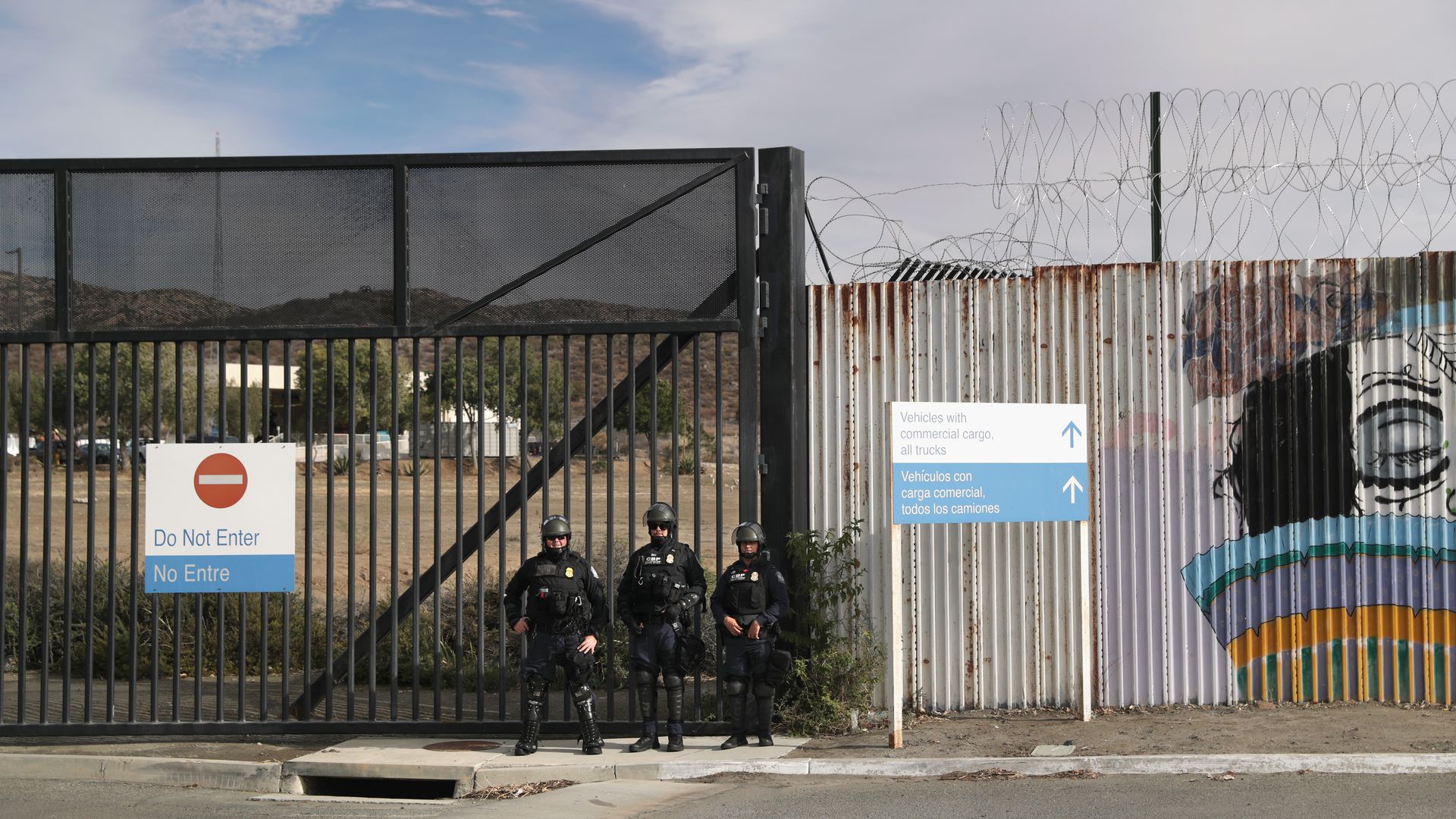 customs and border protection at the border fence
