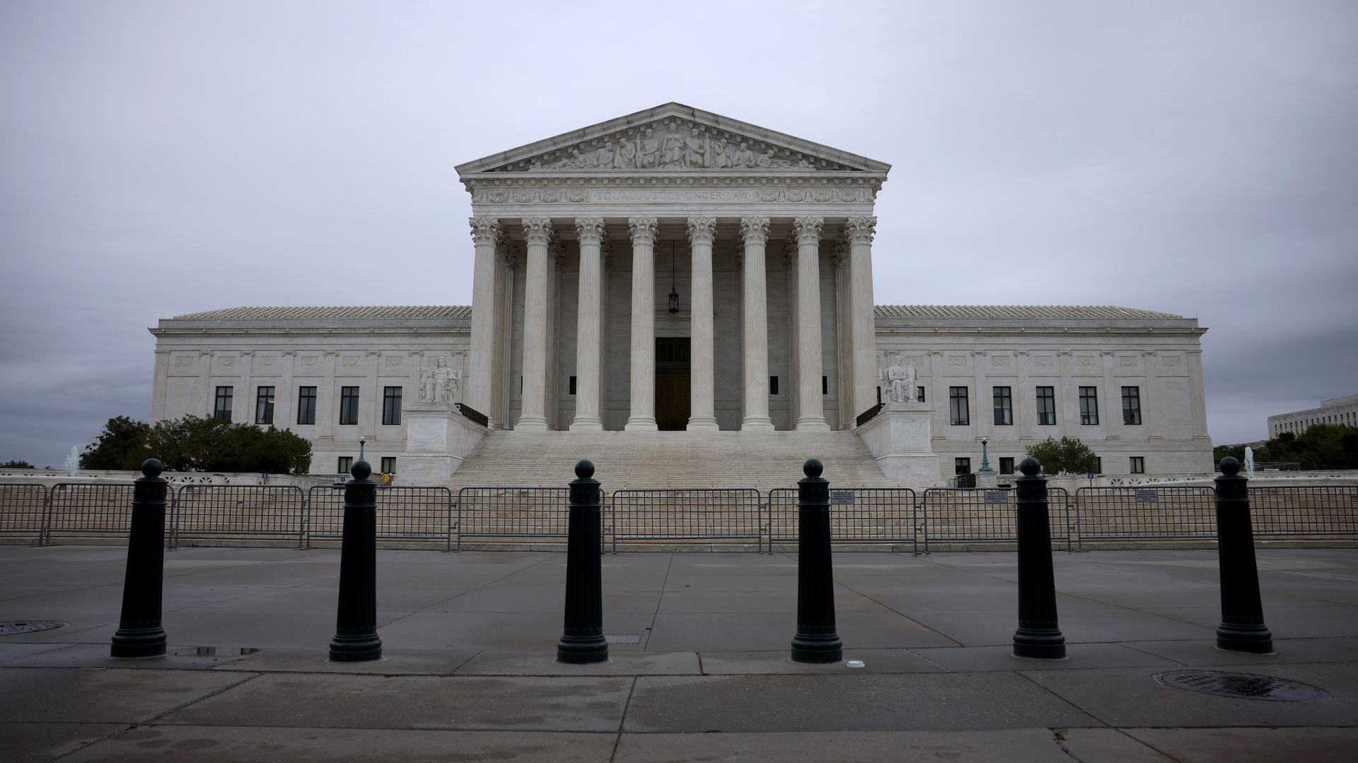 Photo of the front exterior of the U.S. Supreme Court building