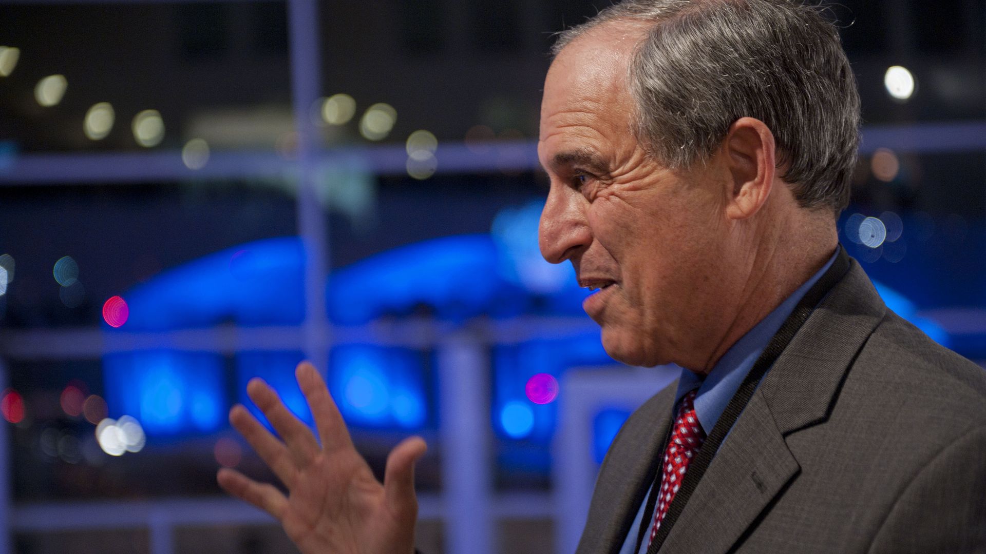 Lanny Davis speaks at an event