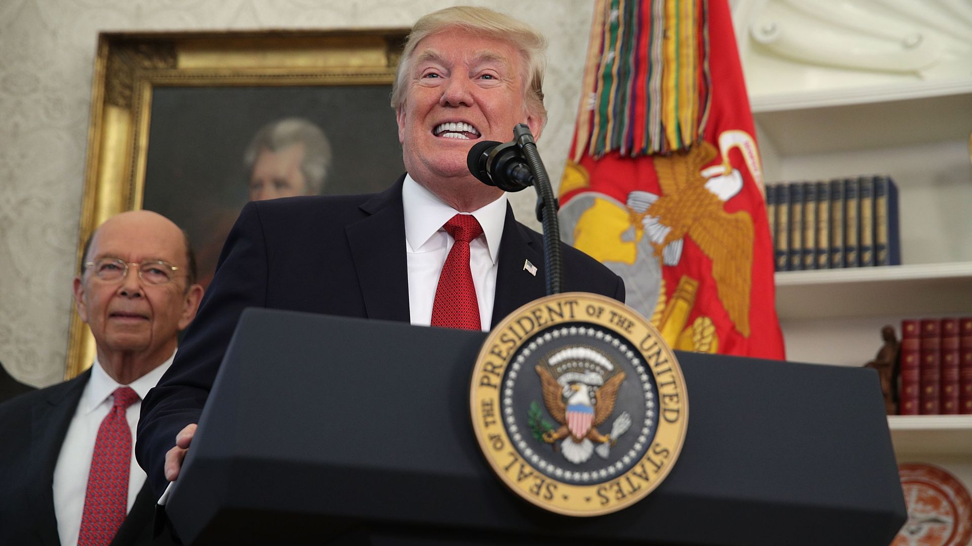 Wilbur Ross behind President Trump