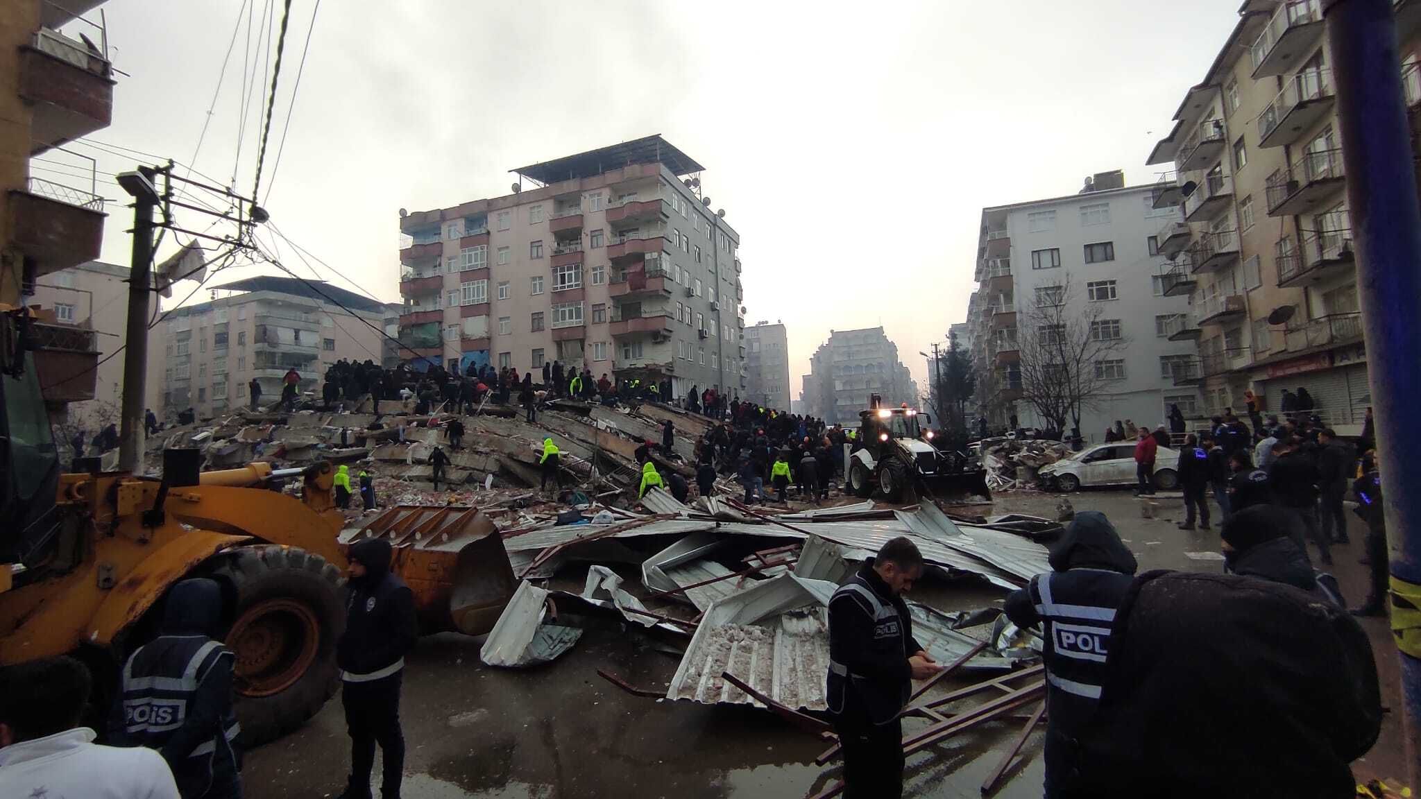 earthquake number of deaths approaches 11000_Turkey and Syria Turkiye on February 6.