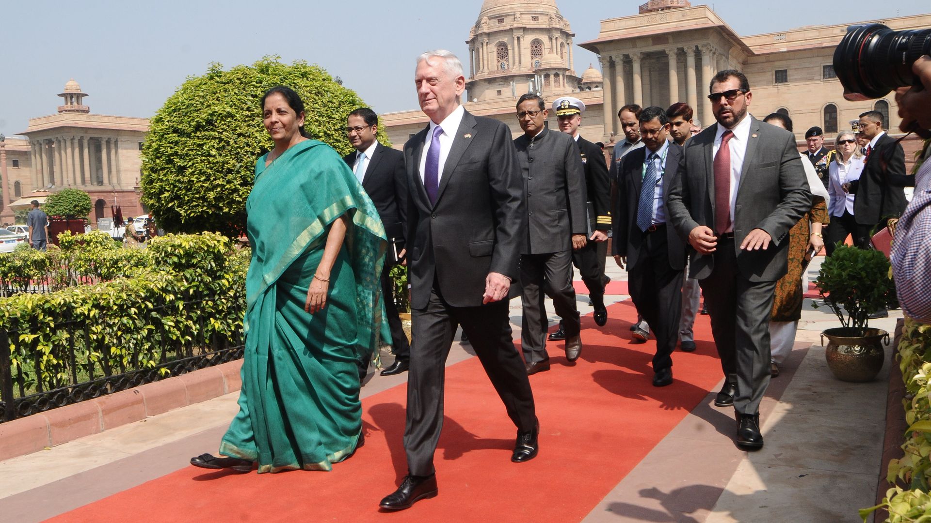 Defence Minister of India, Nirmala Sitharaman (L) welcomes US Secretary of Defence James Mattis upon his arrival at the Indian Ministry of Defence in New Delhi, India on September 26, 2017.
