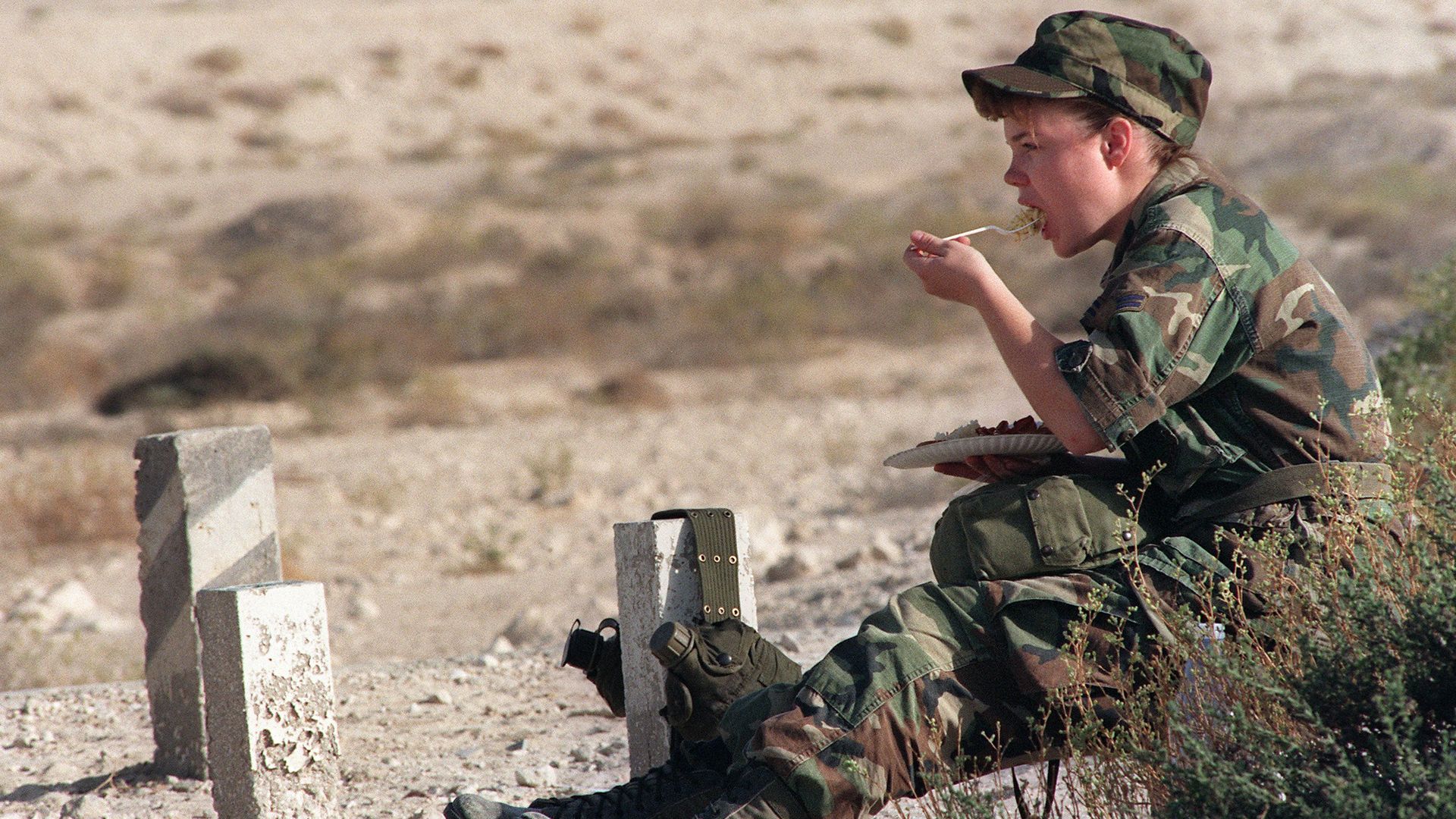 female u.s. soldier